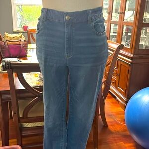 Maurice’s jogger Jean